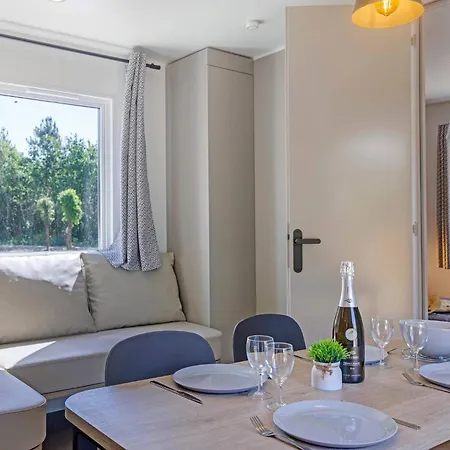 בית נופש Mobilehome Vallon 53 *